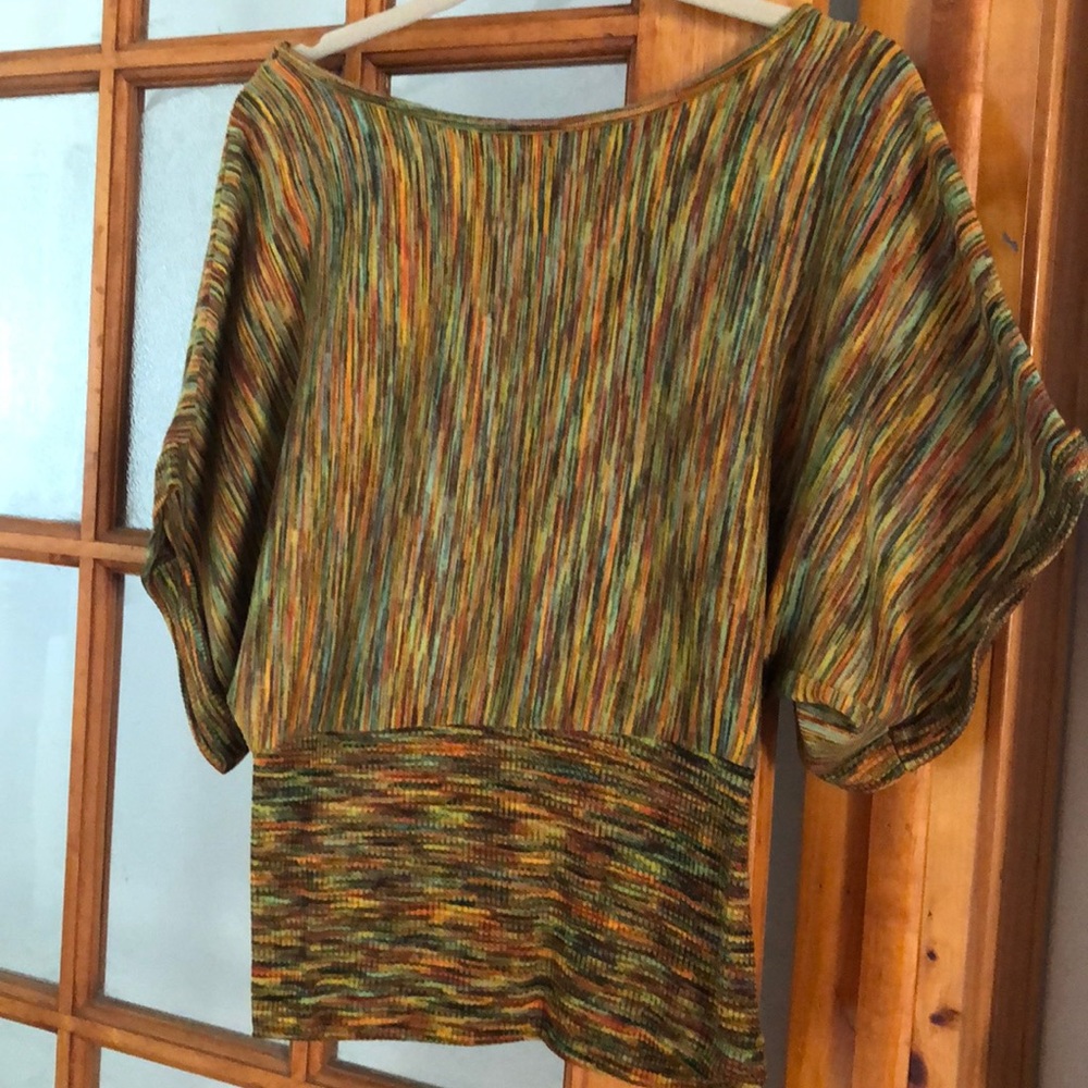 Multi color top